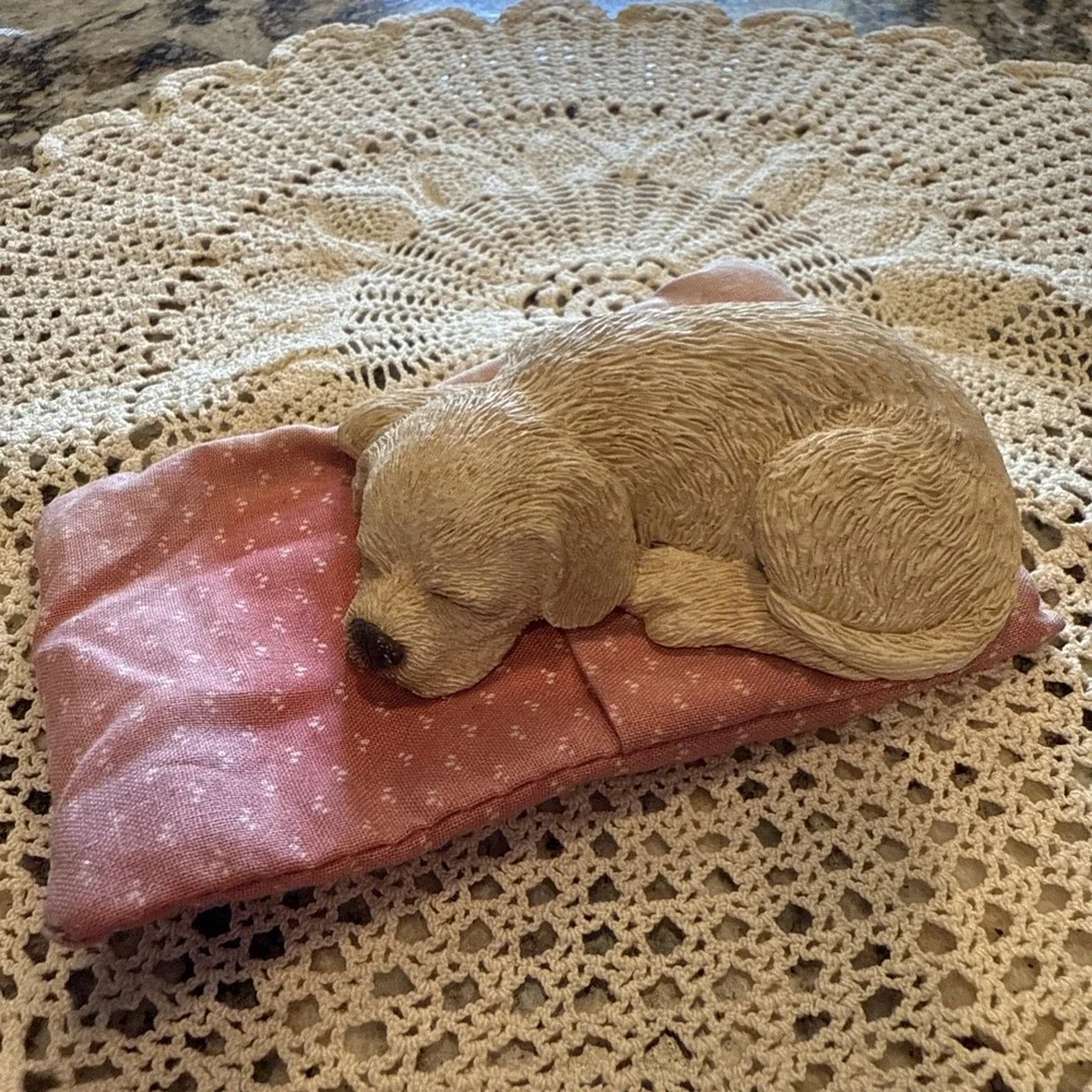 Sandcast Labrador Puppy Dog Sleeping Basket Snoozer Figurine Sculpture Vintage